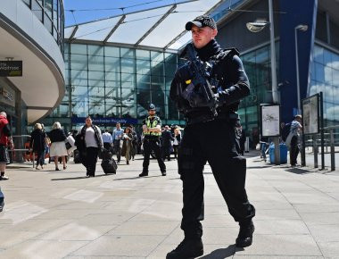 Συναγερμός στην Βρετανία: Έκρηξη στην Oxford Street (φωτό, βίντεο) (upd)